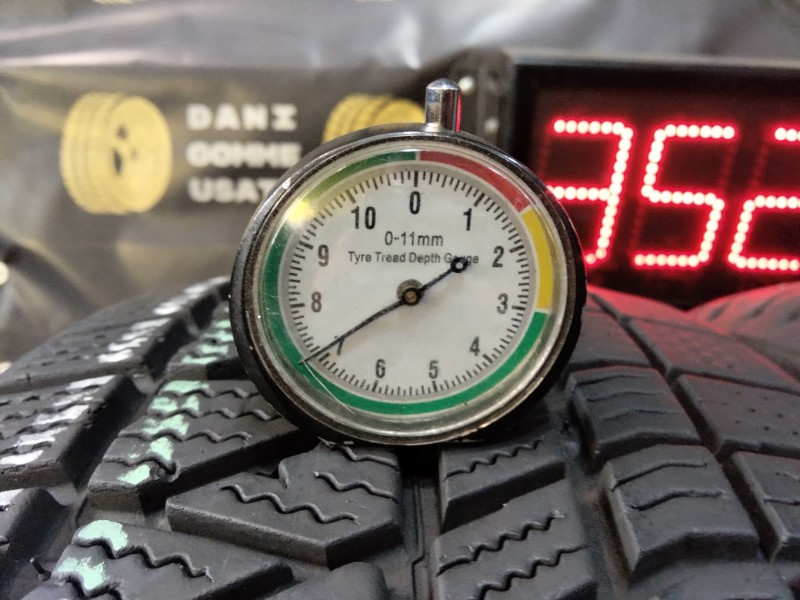 4 Gomme usate 225 65 17 Pneumatici Invernali KUMHO 4 Gomme usate 225 65 17 Pneumatici Invernali KUMHO