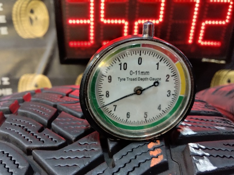 4 Gomme usate 225 45 17 Pneumatici Invernali DUNLOP 4 Gomme usate 225 45 17 Pneumatici Invernali DUNLOP
