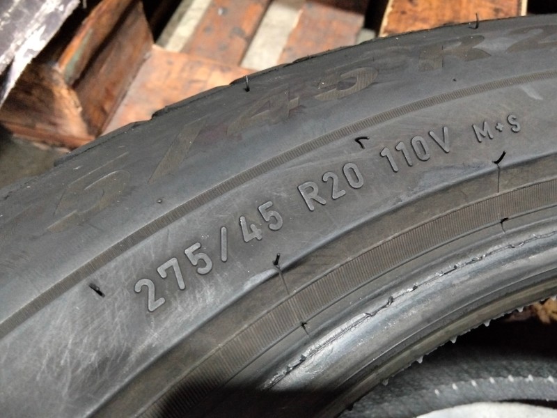 2 Gomme usate 275 45 20 e 2 Gomme usate 305 40 20 RUN FLAT Pneumatici Invernali PIRELLI 2 Gomme usate 275 45 20 e 2 Gomme usate 305 40 20 RUN FLAT Pneumatici Invernali PIRELLI