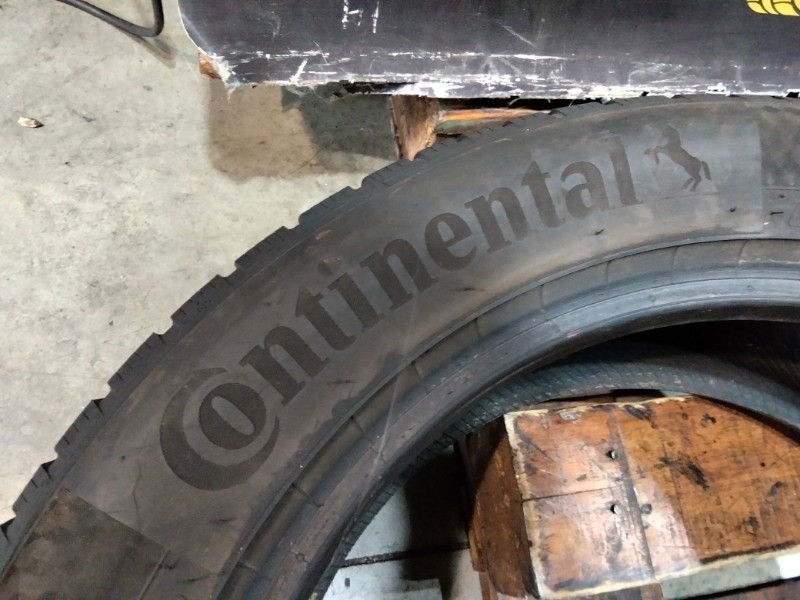 2 Gomme usate 225 55 18 Pneumatici Invernali CONTINENTAL 2 Gomme usate 225 55 18 Pneumatici Invernali CONTINENTAL
