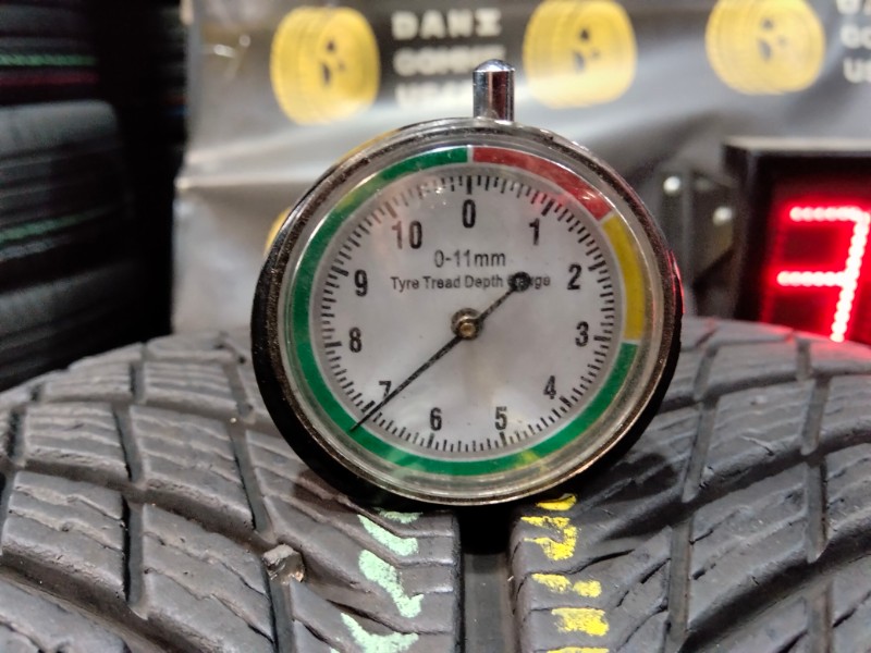 4 Gomme usate 265 50 19 Pneumatici Invernali MICHELIN 4 Gomme usate 265 50 19 Pneumatici Invernali MICHELIN