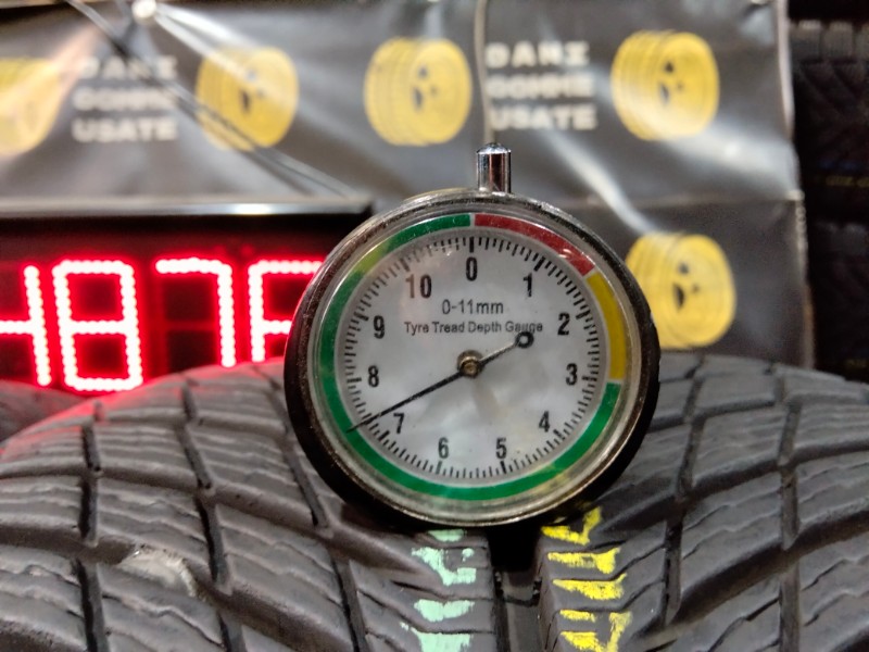 4 Gomme usate 265 50 19 Pneumatici Invernali MICHELIN 4 Gomme usate 265 50 19 Pneumatici Invernali MICHELIN