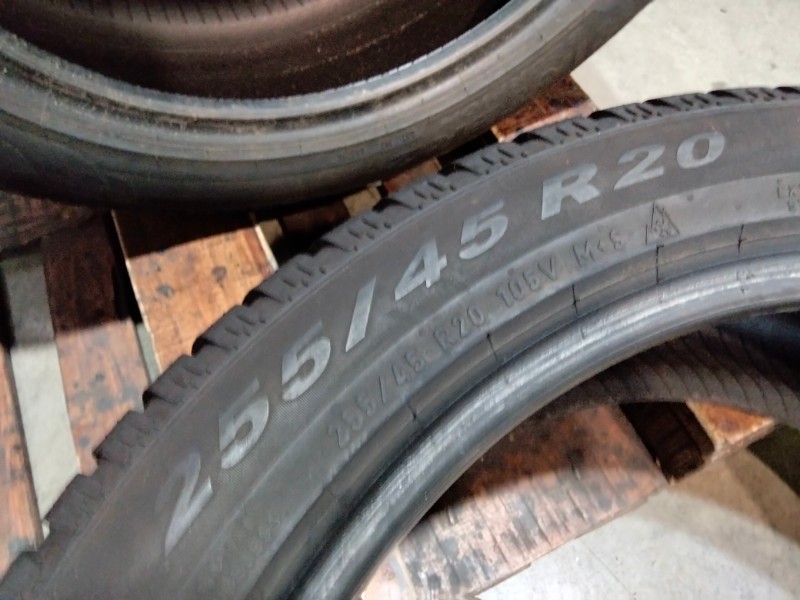 4 Gomme usate 255 45 20 Pneumatici Invernali PIRELLI 4 Gomme usate 255 45 20 Pneumatici Invernali PIRELLI