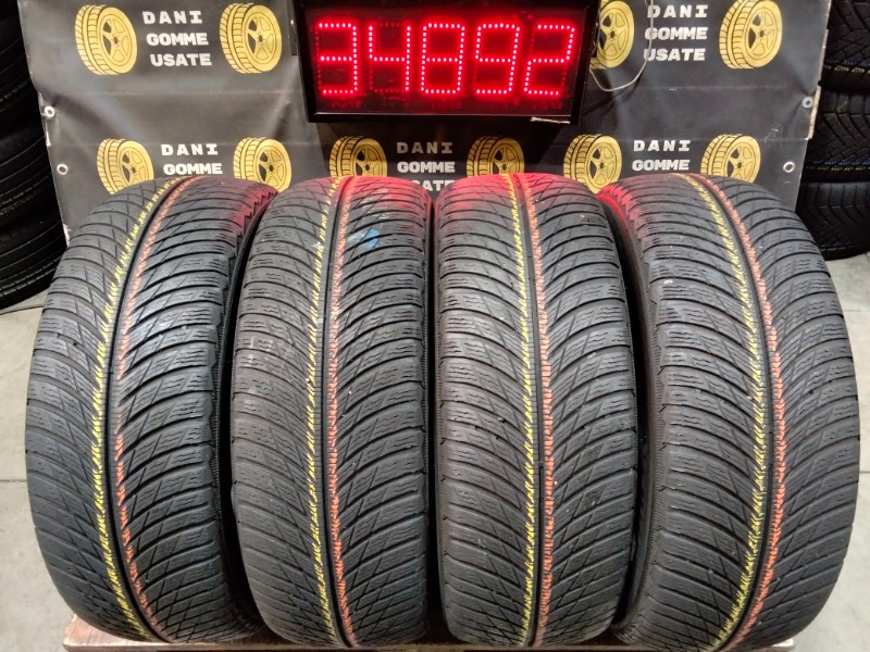 4 Gomme usate 205 55 17 Pneumatici Invernali MICHELIN 4 Gomme usate 205 55 17 Pneumatici Invernali MICHELIN