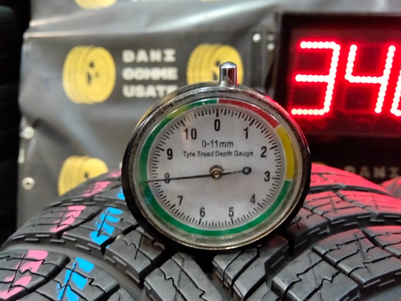 4 Gomme usate 205 55 17 Pneumatici Invernali PIRELLI 4 Gomme usate 205 55 17 Pneumatici Invernali PIRELLI