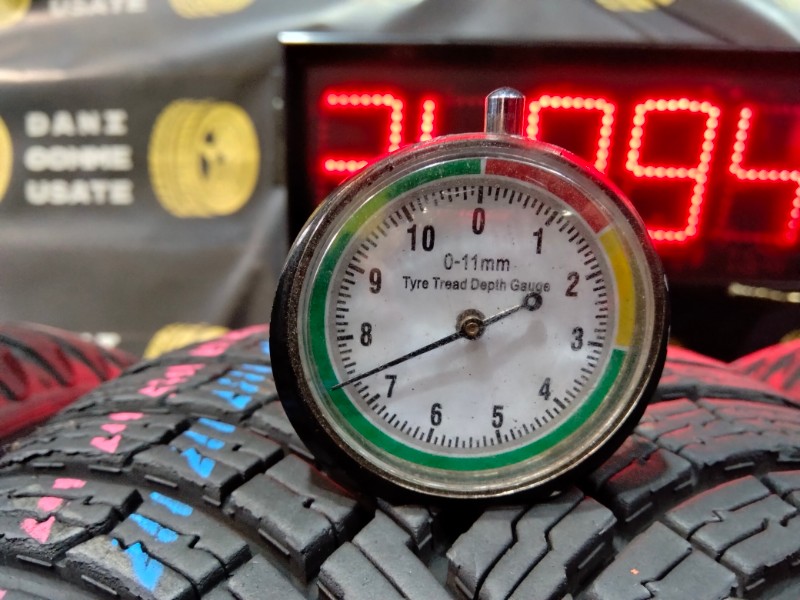 4 Gomme usate 205 55 17 Pneumatici Invernali PIRELLI 4 Gomme usate 205 55 17 Pneumatici Invernali PIRELLI