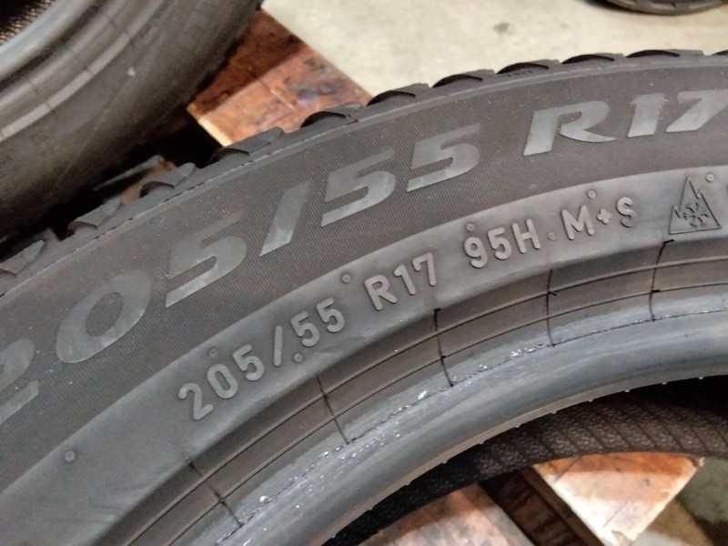 4 Gomme usate 205 55 17 Pneumatici Invernali PIRELLI 4 Gomme usate 205 55 17 Pneumatici Invernali PIRELLI