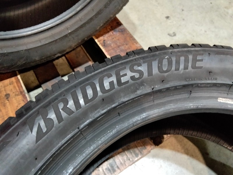 4 Gomme usate 235 50 19 Pneumatici Invernali BRIDGESTONE 4 Gomme usate 235 50 19 Pneumatici Invernali BRIDGESTONE