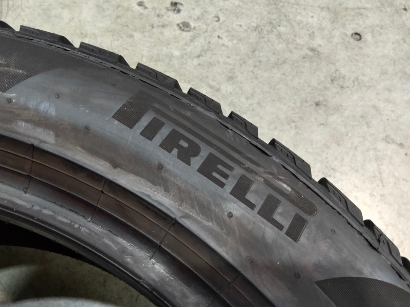 4 Gomme usate 235 50 19 Pneumatici Invernali PIRELLI 4 Gomme usate 235 50 19 Pneumatici Invernali PIRELLI