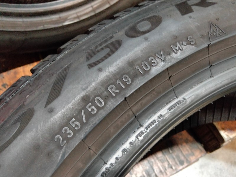 4 Gomme usate 235 50 19 Pneumatici Invernali PIRELLI 4 Gomme usate 235 50 19 Pneumatici Invernali PIRELLI