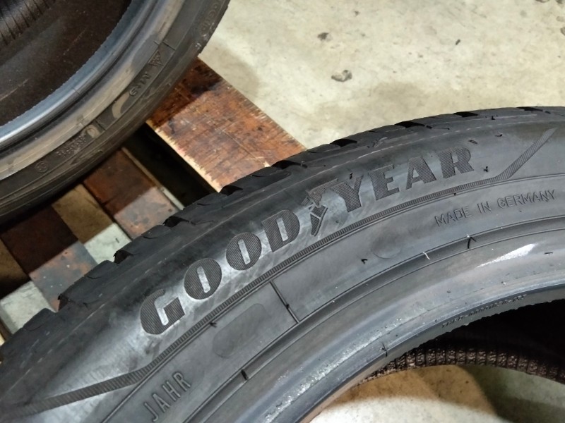 4 Gomme usate 255 45 19 Pneumatici Invernali GOODYEAR 4 Gomme usate 255 45 19 Pneumatici Invernali GOODYEAR
