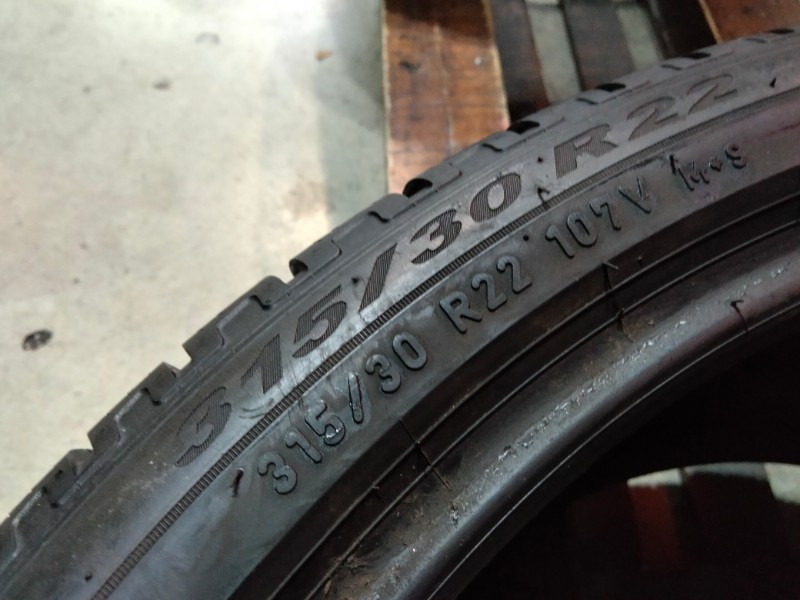 2 Gomme usate 315 30 22 Pneumatici Invernali PIRELLI 2 Gomme usate 315 30 22 Pneumatici Invernali PIRELLI
