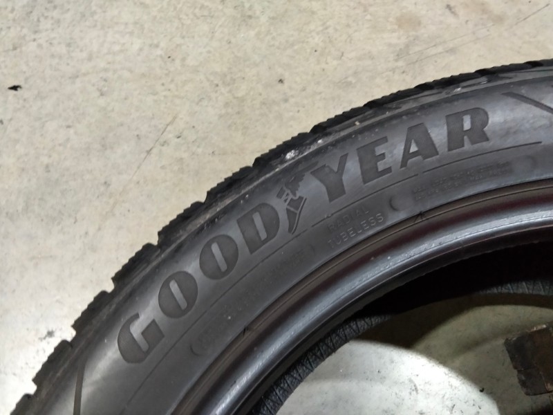 2 Gomme usate 275 45 21 Pneumatici Invernali GOODYEAR 2 Gomme usate 275 45 21 Pneumatici Invernali GOODYEAR