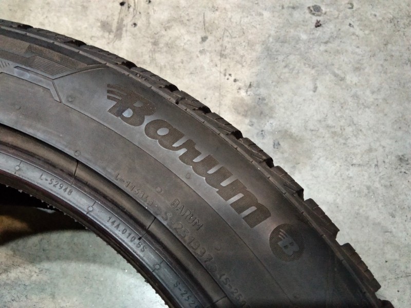 4 Gomme usate 215 50 18 Pneumatici Invernali BARUM 4 Gomme usate 215 50 18 Pneumatici Invernali BARUM