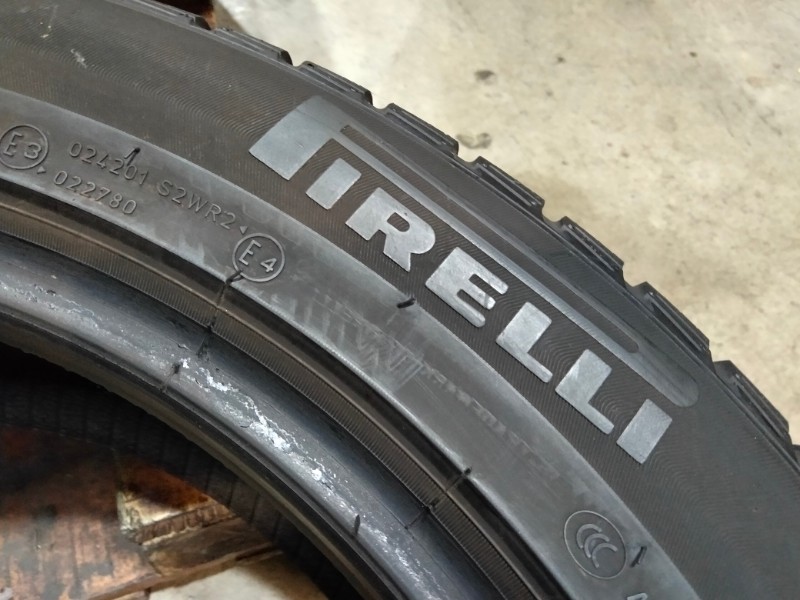 4 Gomme usate 215 55 18 Pneumatici Invernali PIRELLI 4 Gomme usate 215 55 18 Pneumatici Invernali PIRELLI