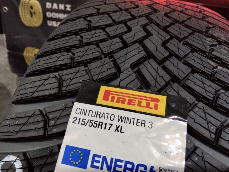 2 Gomme nuove 215 55 17 Pneumatici Invernali PIRELLI 2 Gomme nuove 215 55 17 Pneumatici Invernali PIRELLI