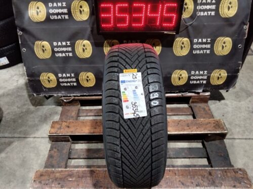 1 Gomma usata 215 55 17 Pneumatici Invernali PIRELLI