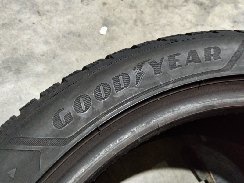 4 Gomme usate 225 45 17 Pneumatici Invernali GOODYEAR 4 Gomme usate 225 45 17 Pneumatici Invernali GOODYEAR