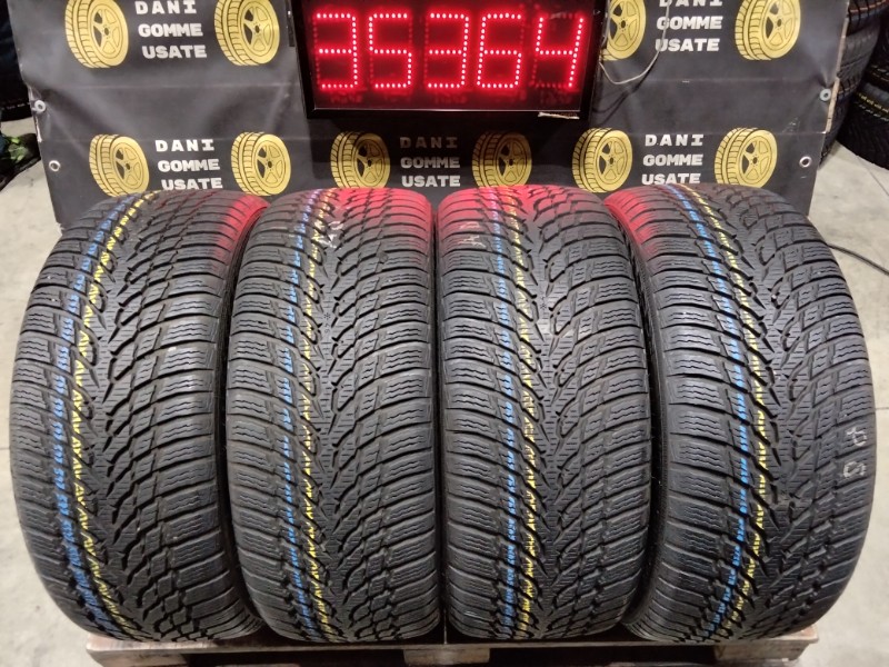 4 Gomme usate 225 45 17 Pneumatici Invernali NOKIAN 4 Gomme usate 225 45 17 Pneumatici Invernali NOKIAN
