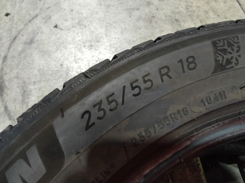 4 Gomme usate 235 55 18 Pneumatici Invernali MICHELIN 4 Gomme usate 235 55 18 Pneumatici Invernali MICHELIN