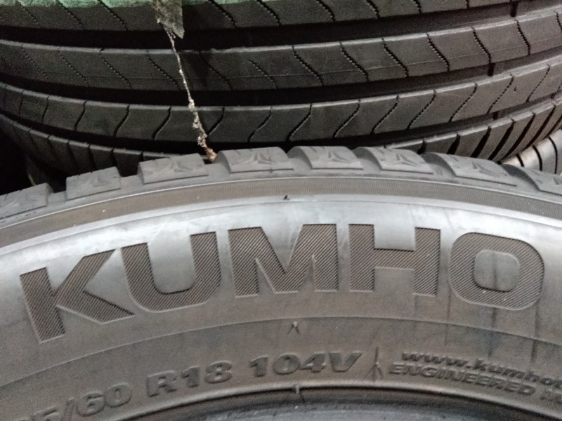 4 Gomme usate 225 60 18 Pneumatici Invernali KUMHO 4 Gomme usate 225 60 18 Pneumatici Invernali KUMHO