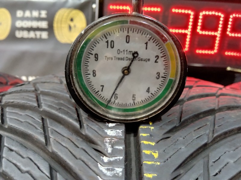 4 Gomme usate 225 50 18 Pneumatici Invernali MICHELIN 4 Gomme usate 225 50 18 Pneumatici Invernali MICHELIN