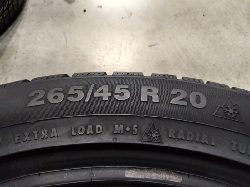 2 Gomme usate 265 45 20 e 2 Gomme usate 295 40 20 Pneumatici Invernali CONTINENTAL 2 Gomme usate 265 45 20 e 2 Gomme usate 295 40 20 Pneumatici Invernali CONTINENTAL