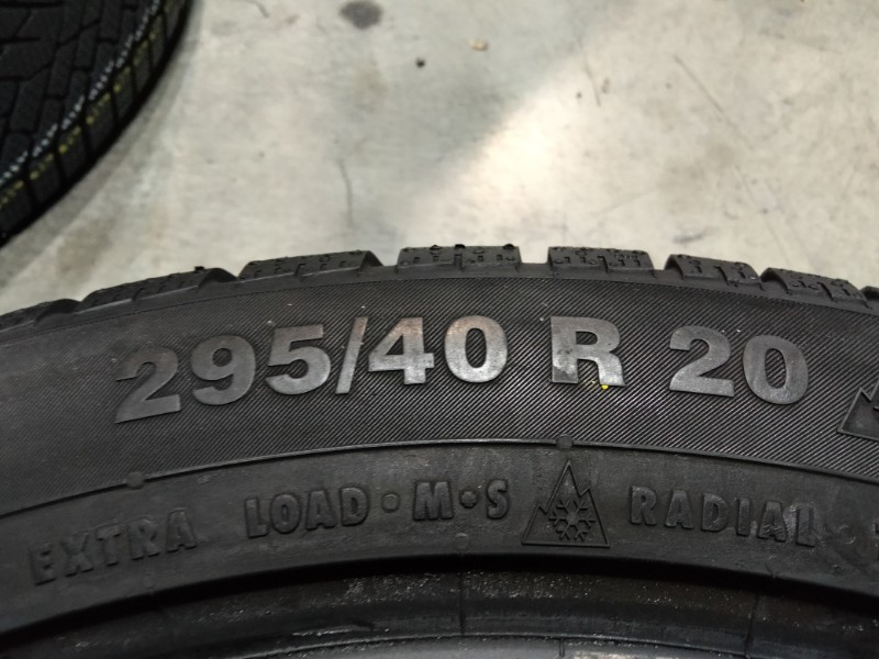 2 Gomme usate 265 45 20 e 2 Gomme usate 295 40 20 Pneumatici Invernali CONTINENTAL 2 Gomme usate 265 45 20 e 2 Gomme usate 295 40 20 Pneumatici Invernali CONTINENTAL