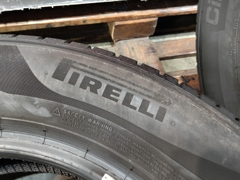 2 Gomme usate 215 60 16 Pneumatici Estivi PIRELLI 2 Gomme usate 215 60 16 Pneumatici Estivi PIRELLI