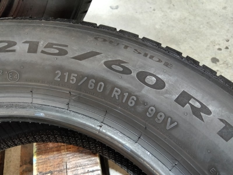 2 Gomme usate 215 60 16 Pneumatici Estivi PIRELLI 2 Gomme usate 215 60 16 Pneumatici Estivi PIRELLI
