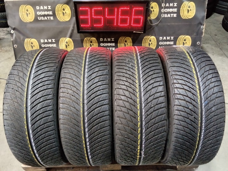4 Gomme usate 235 40 19 Pneumatici Invernali MICHELIN 4 Gomme usate 235 40 19 Pneumatici Invernali MICHELIN