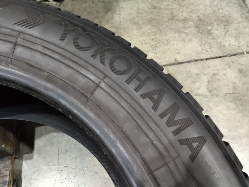 2 Gomme usate 235 55 18 Pneumatici Invernali YOKOHAMA 2 Gomme usate 235 55 18 Pneumatici Invernali YOKOHAMA