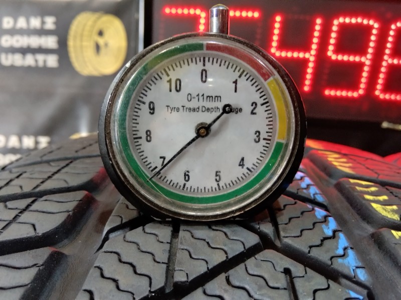 2 Gomme usate 225 50 17 Pneumatici Invernali PIRELLI 2 Gomme usate 225 50 17 Pneumatici Invernali PIRELLI