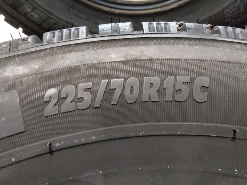 4 Gomme usate 225 70 15 C Pneumatici Invernali MICHELIN 4 Gomme usate 225 70 15 C Pneumatici Invernali MICHELIN