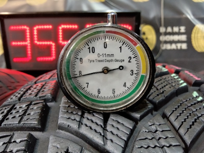 4 Gomme usate 235 55 19 Pneumatici Invernali GOODYEAR 4 Gomme usate 235 55 19 Pneumatici Invernali GOODYEAR