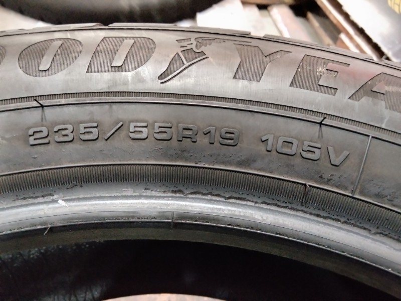 4 Gomme usate 235 55 19 Pneumatici Invernali GOODYEAR 4 Gomme usate 235 55 19 Pneumatici Invernali GOODYEAR