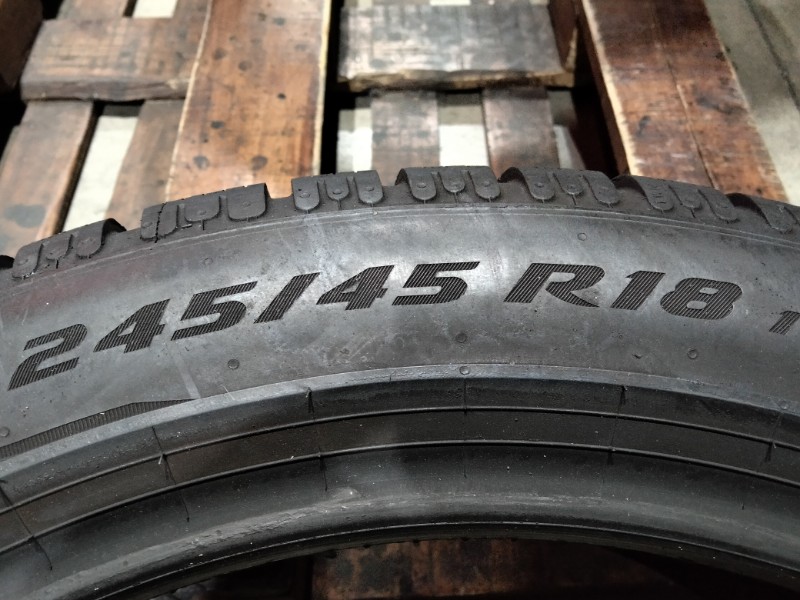 4 Gomme usate 245 45 18 Pneumatici Invernali PIRELLI 4 Gomme usate 245 45 18 Pneumatici Invernali PIRELLI