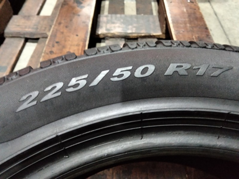 4 Gomme usate 225 50 17 Pneumatici Invernali PIRELLI 4 Gomme usate 225 50 17 Pneumatici Invernali PIRELLI