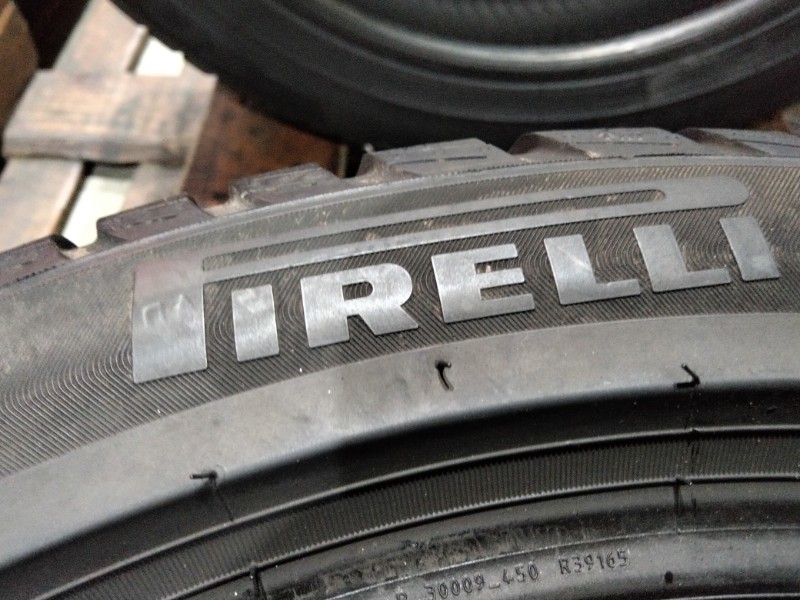 4 Gomme usate 225 45 18 RUN FLAT Pneumatici Invernali PIRELLI 4 Gomme usate 225 45 18 RUN FLAT Pneumatici Invernali PIRELLI