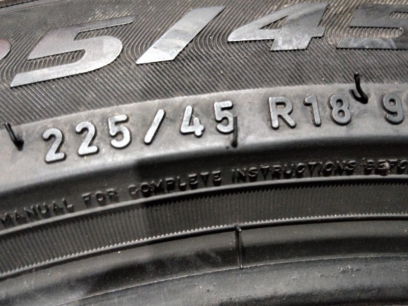 4 Gomme usate 225 45 18 RUN FLAT Pneumatici Invernali PIRELLI 4 Gomme usate 225 45 18 RUN FLAT Pneumatici Invernali PIRELLI