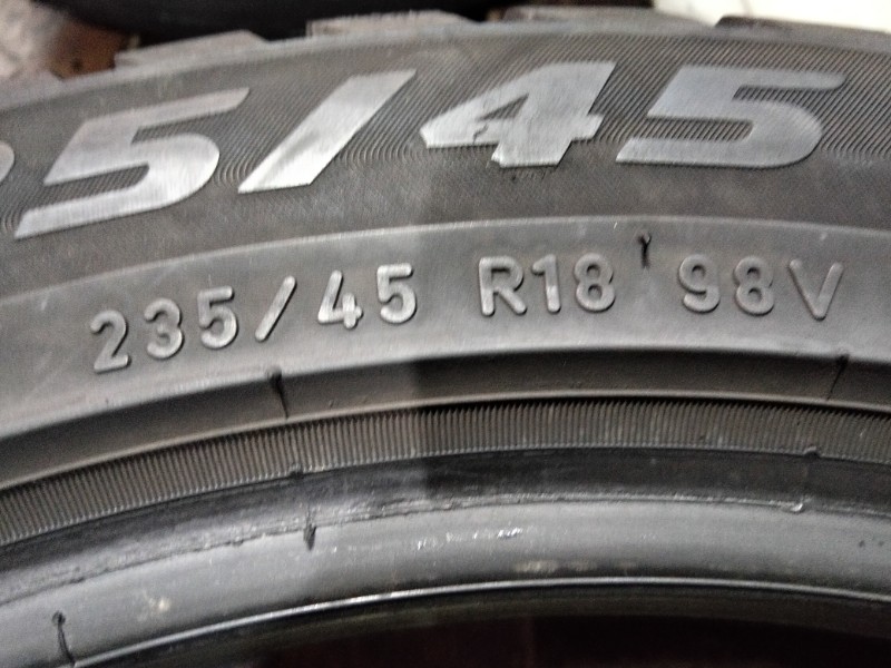 4 Gomme usate 235 45 18 Pneumatici Invernali PIRELLI 4 Gomme usate 235 45 18 Pneumatici Invernali PIRELLI