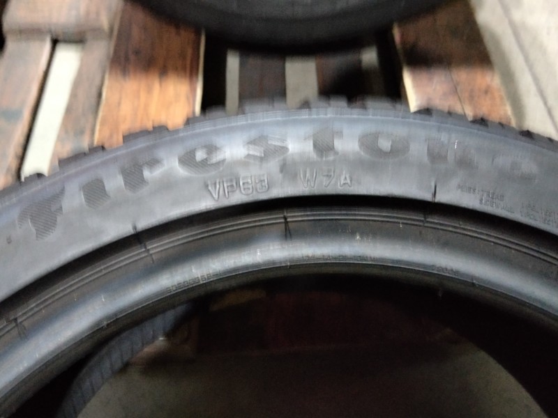 4 Gomme usate 215 45 17 Pneumatici Invernali FIRESTONE 4 Gomme usate 215 45 17 Pneumatici Invernali FIRESTONE