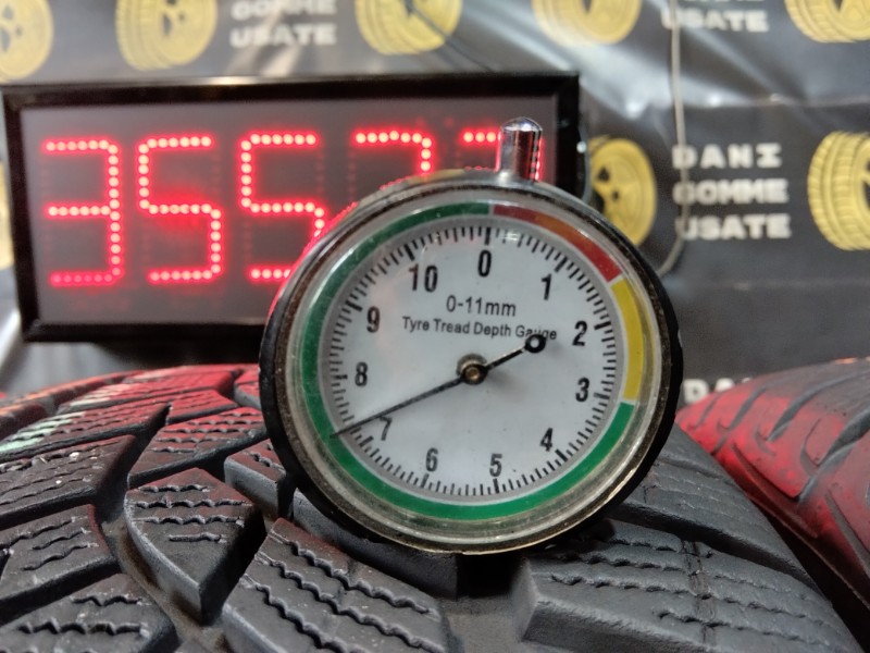 4 Gomme usate 215 55 17 Pneumatici Invernali GOODYEAR 4 Gomme usate 215 55 17 Pneumatici Invernali GOODYEAR