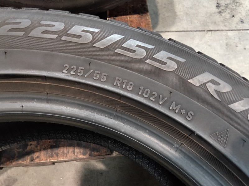 4 Gomme usate 225 55 18 Pneumatici Invernali PIRELLI 4 Gomme usate 225 55 18 Pneumatici Invernali PIRELLI
