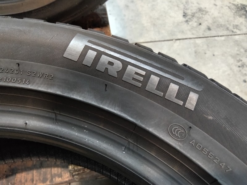 4 Gomme usate 225 55 18 Pneumatici Invernali PIRELLI 4 Gomme usate 225 55 18 Pneumatici Invernali PIRELLI