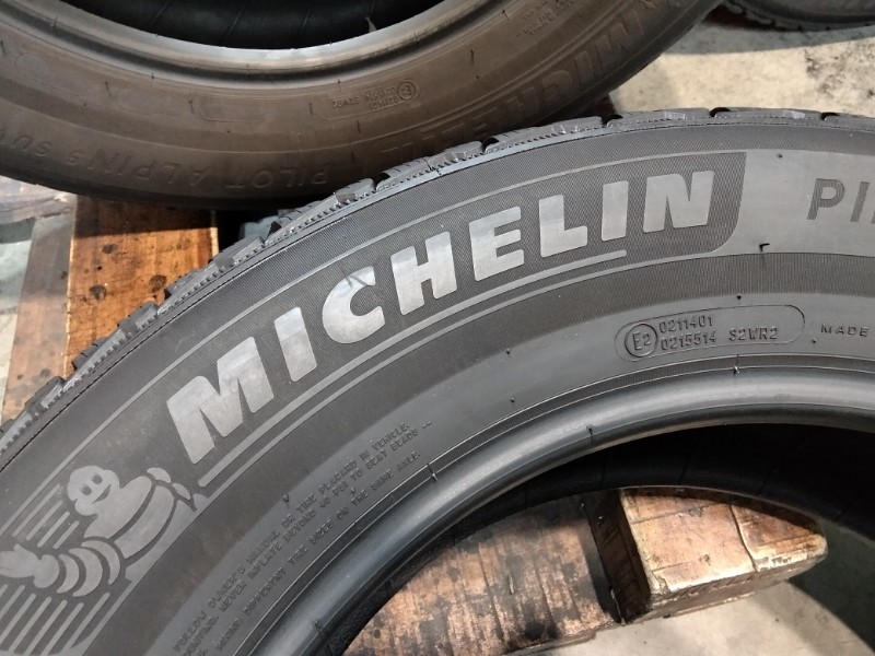 4 Gomme usate 225 65 17 Pneumatici Invernali MICHELIN 4 Gomme usate 225 65 17 Pneumatici Invernali MICHELIN