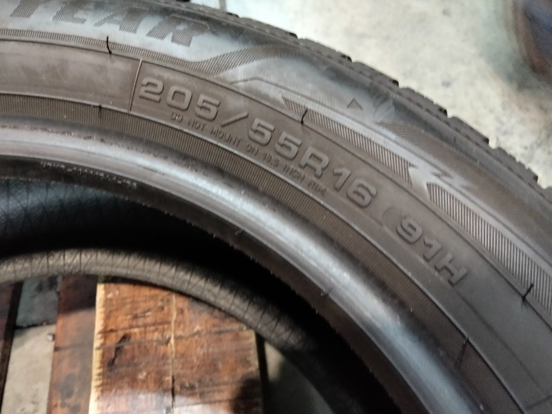2 Gomme usate 205 55 16 Pneumatici Invernali GOODYEAR 2 Gomme usate 205 55 16 Pneumatici Invernali GOODYEAR