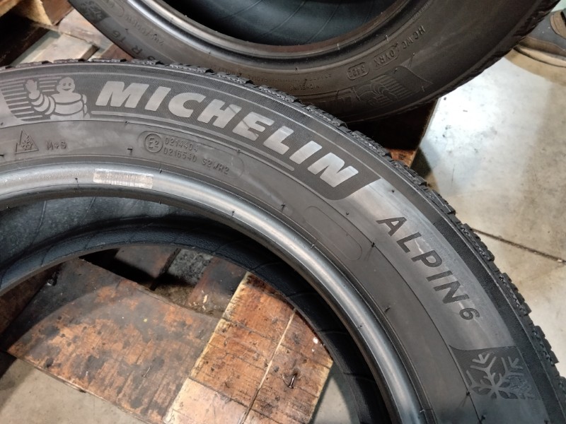 4 Gomme usate 205 55 16 Pneumatici Invernali MICHELIN 4 Gomme usate 205 55 16 Pneumatici Invernali MICHELIN