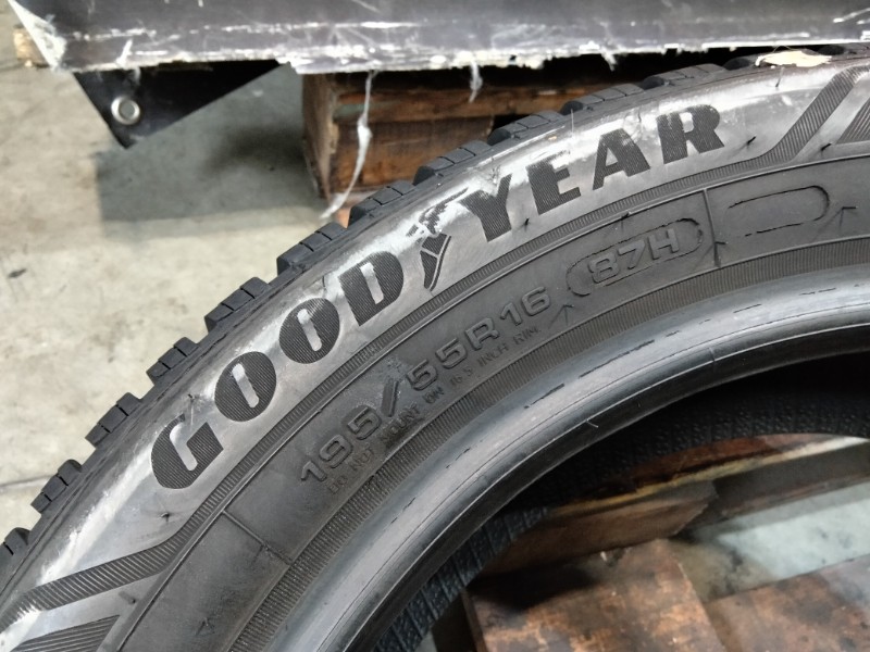 4 Gomme usate 195 55 16 Pneumatici Invernali GOODYEAR 4 Gomme usate 195 55 16 Pneumatici Invernali GOODYEAR