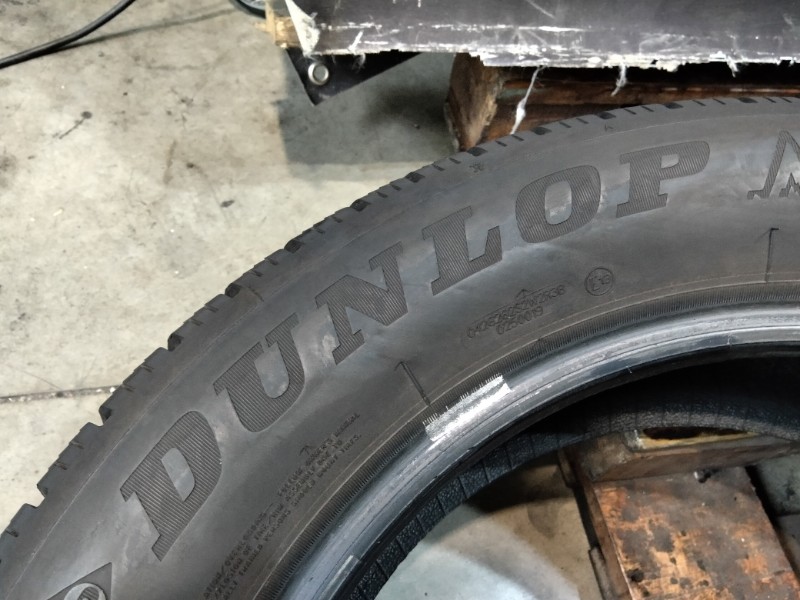 4 Gomme usate 215 60 17 Pneumatici Invernali DUNLOP 4 Gomme usate 215 60 17 Pneumatici Invernali DUNLOP